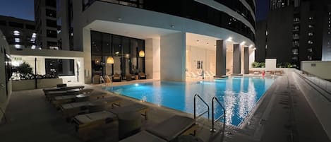 Piscine extérieure, piscine chauffée