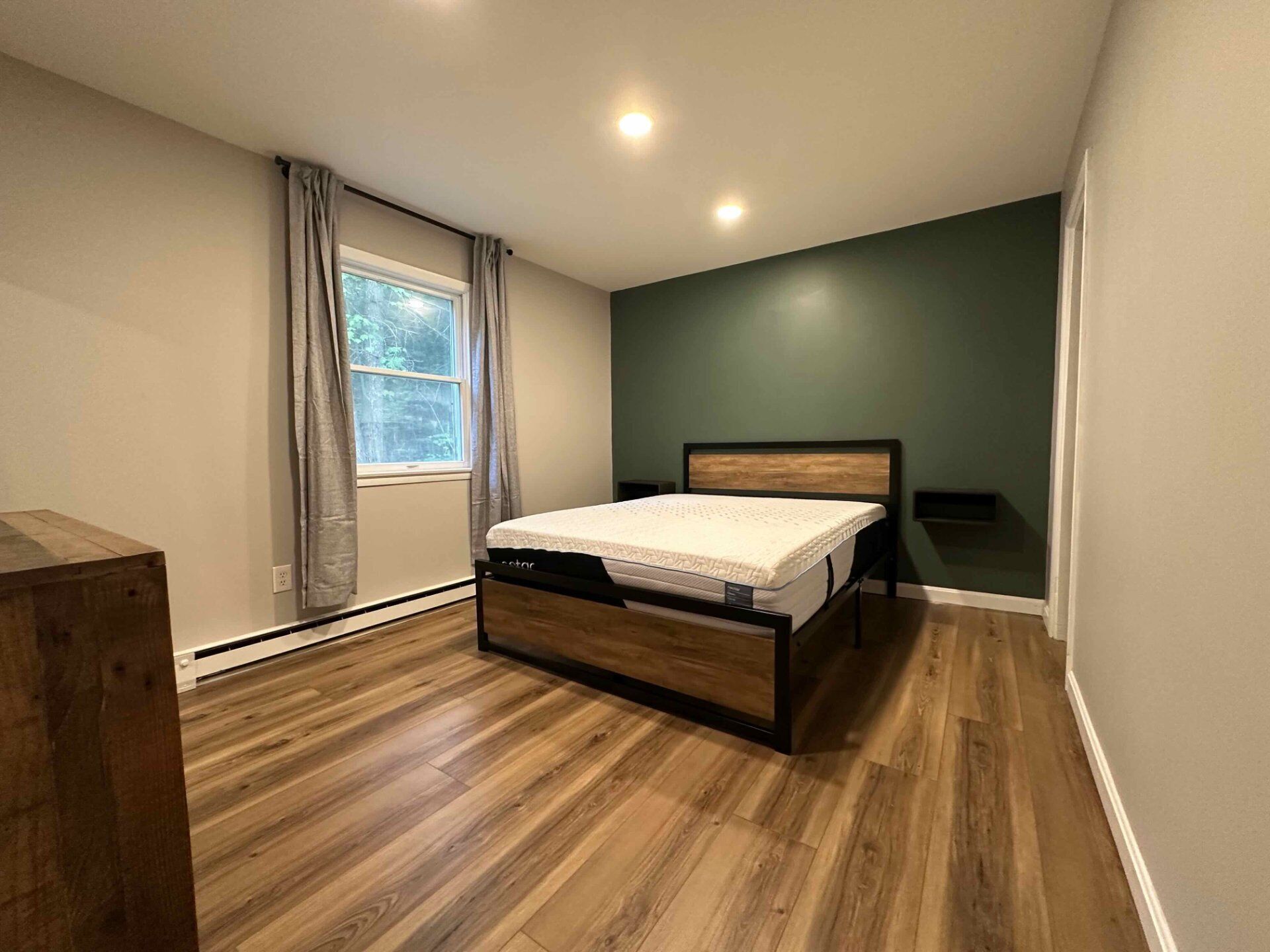 5 bedrooms, free WiFi, bed sheets