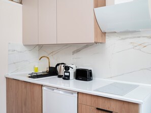 Fridge, stovetop, coffee/tea maker, toaster - Łódź Downtown Studio 7A with Mezzanine (Łódź)