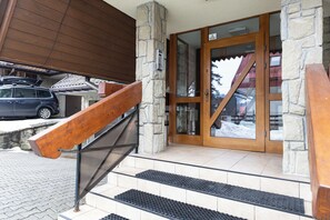 Exterior detail - Krzeptowskiego Residence Apartment (Zakopane)