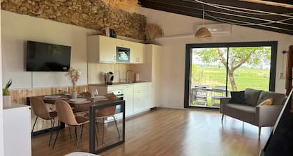 Rural Cabernet. Romantic loft overlooking the vineyards.