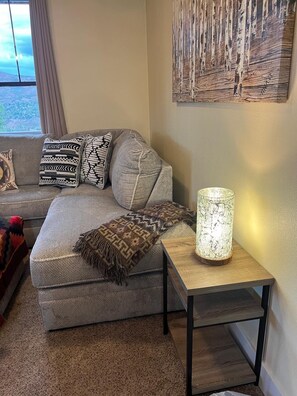 Smart TV - Cozy Mountain Condo : Close to Woodward, Shops and Dining (Park City)