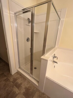 Hair dryer, towels, soap, toilet paper - Cozy Mountain Condo : Close to Woodward, Shops and Dining (Park City)