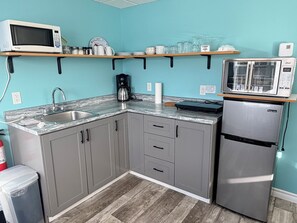 Apartment, 1 King Bed, Kitchenette, Ocean View | Private kitchen - Drift Ashore House (Rocky Harbour)