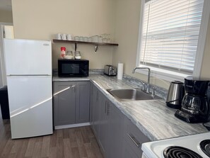 Apartment, 3 Bedrooms, Kitchen, Ocean View | Private kitchen - Drift Ashore House (Rocky Harbour)