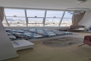 2 bedrooms, iron/ironing board, free WiFi