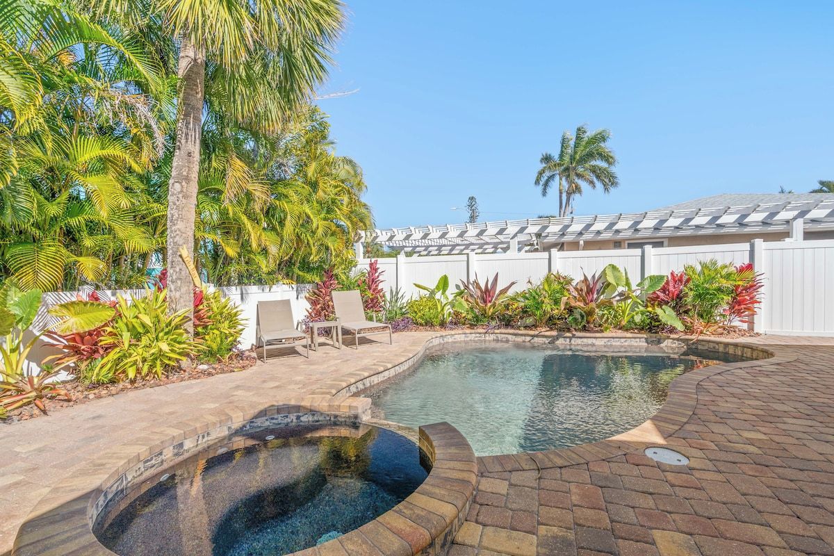 Private Heated Pool & Spa