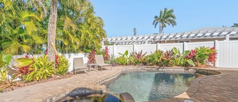 Private Heated Pool & Spa