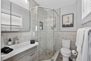 Shower, hair dryer, towels, soap - Bliss - Tropical Paradise with Heated Pool (Wilton Manors)