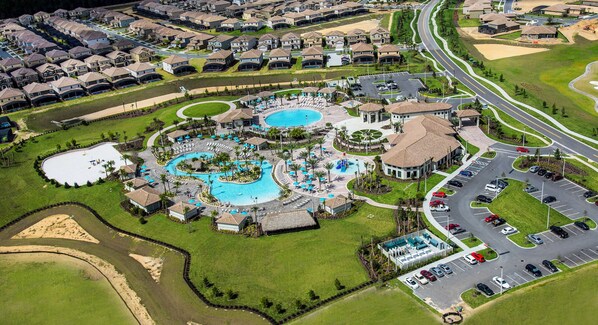 Exterior - Epic 8BR Escape: Themed Rooms, Home Cinema & Pool/Spa (Davenport)