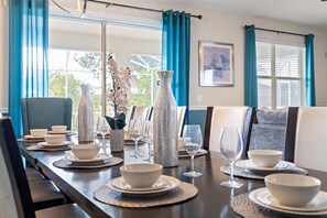 Dining - Epic 8BR Escape: Themed Rooms, Home Cinema & Pool/Spa (Davenport)