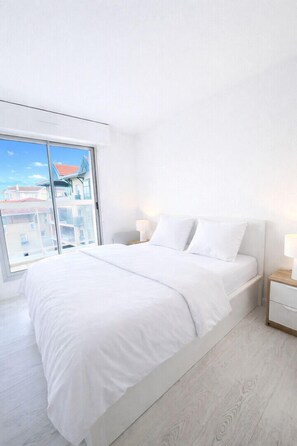 2 bedrooms, iron/ironing board, WiFi, bed sheets - ✨ Le Bellini – Panoramic View & Heart of Arcachon (Arcachon)