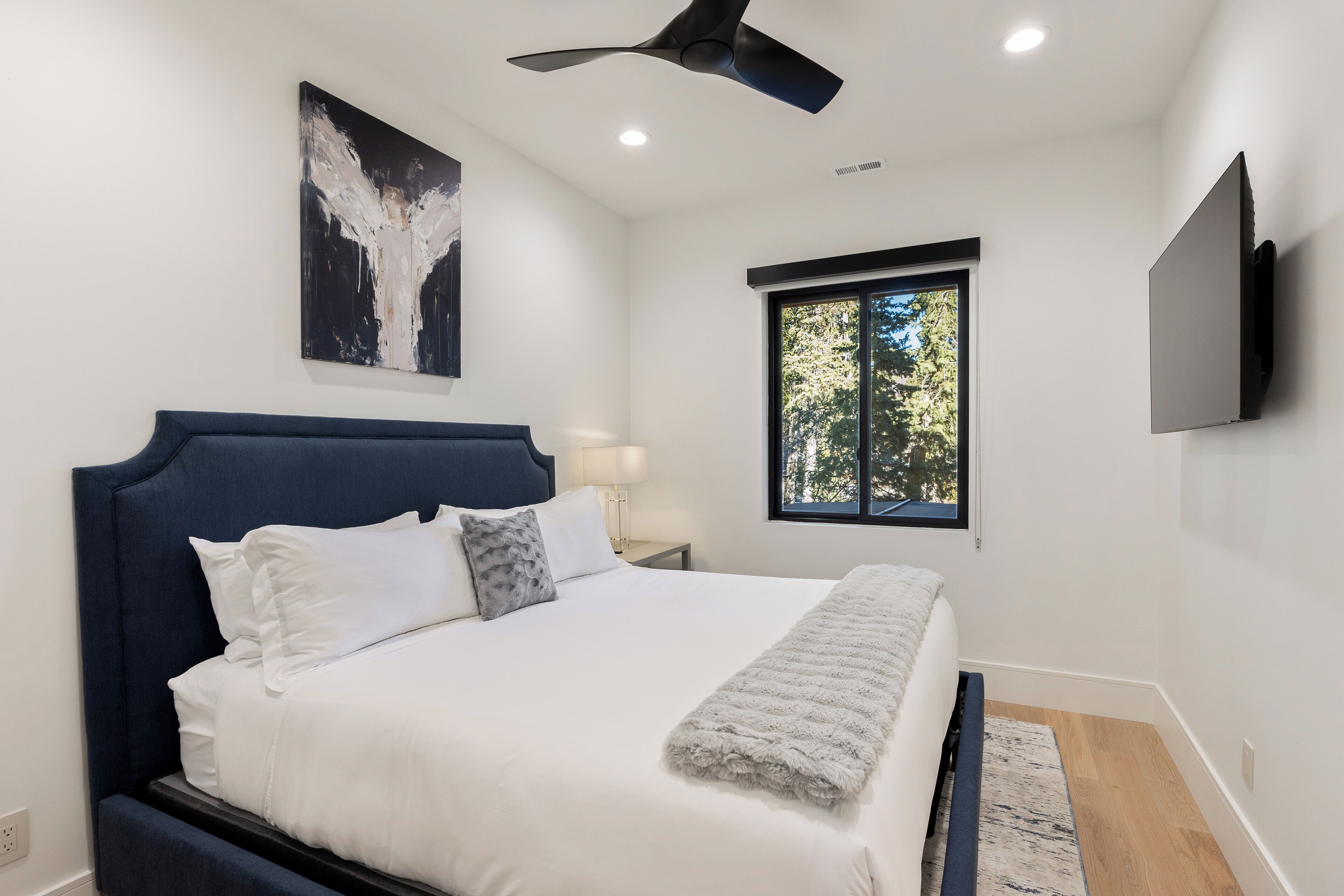 4 chambres, bureau, fer et planche à repasser, accès au Wi-Fi (inclus)