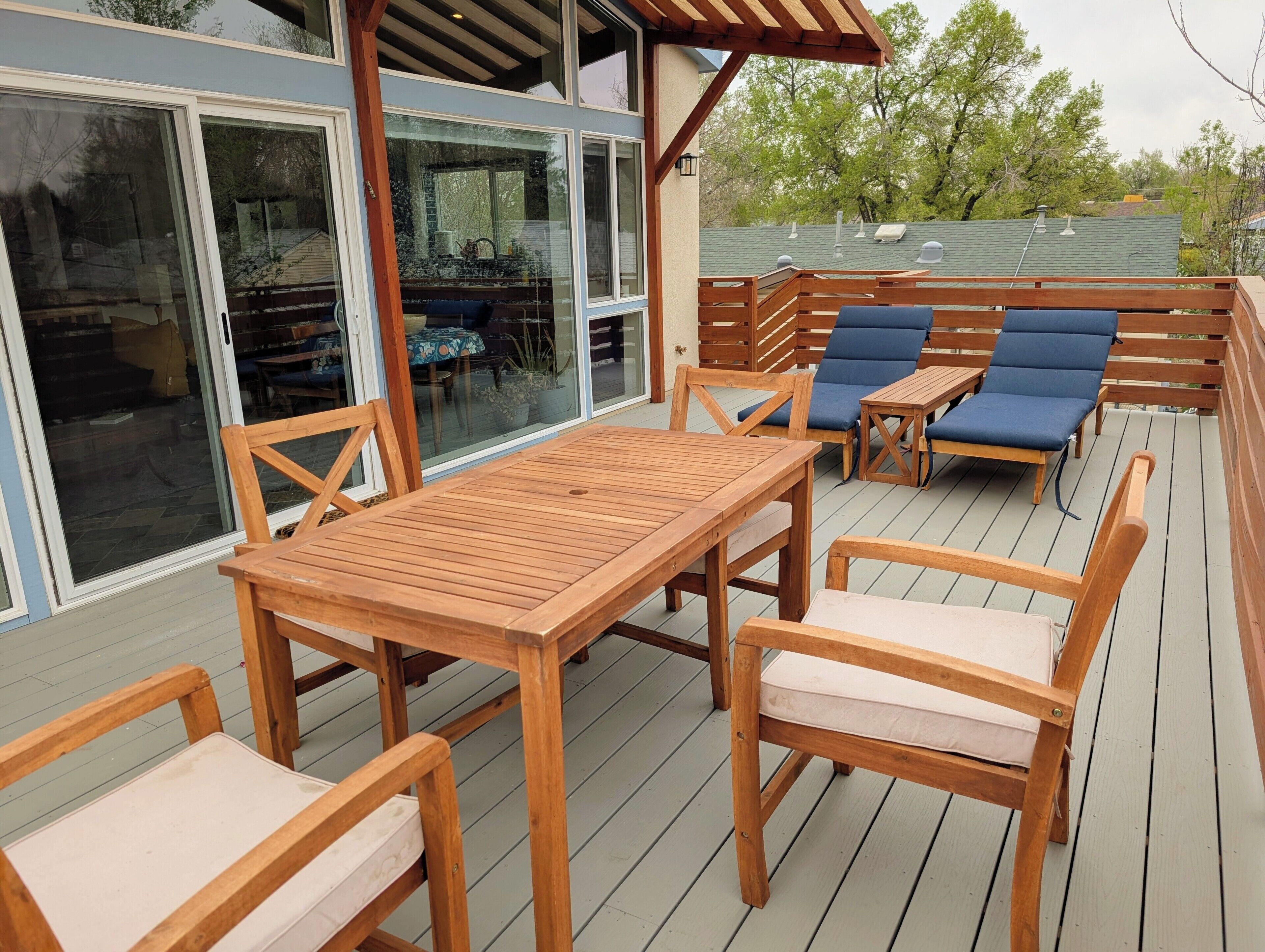 屋外ダイニングエリア