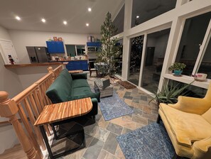 Living area - Airy 1-bedroom townhome in charming Aurora with AC (Aurora)