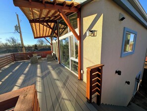 Terrace/patio - Airy 1-bedroom townhome in charming Aurora with AC (Aurora)