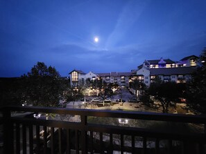 Property grounds - 2-bedroom apartment in the heart of La Cantera near Six Flags (San Antonio)