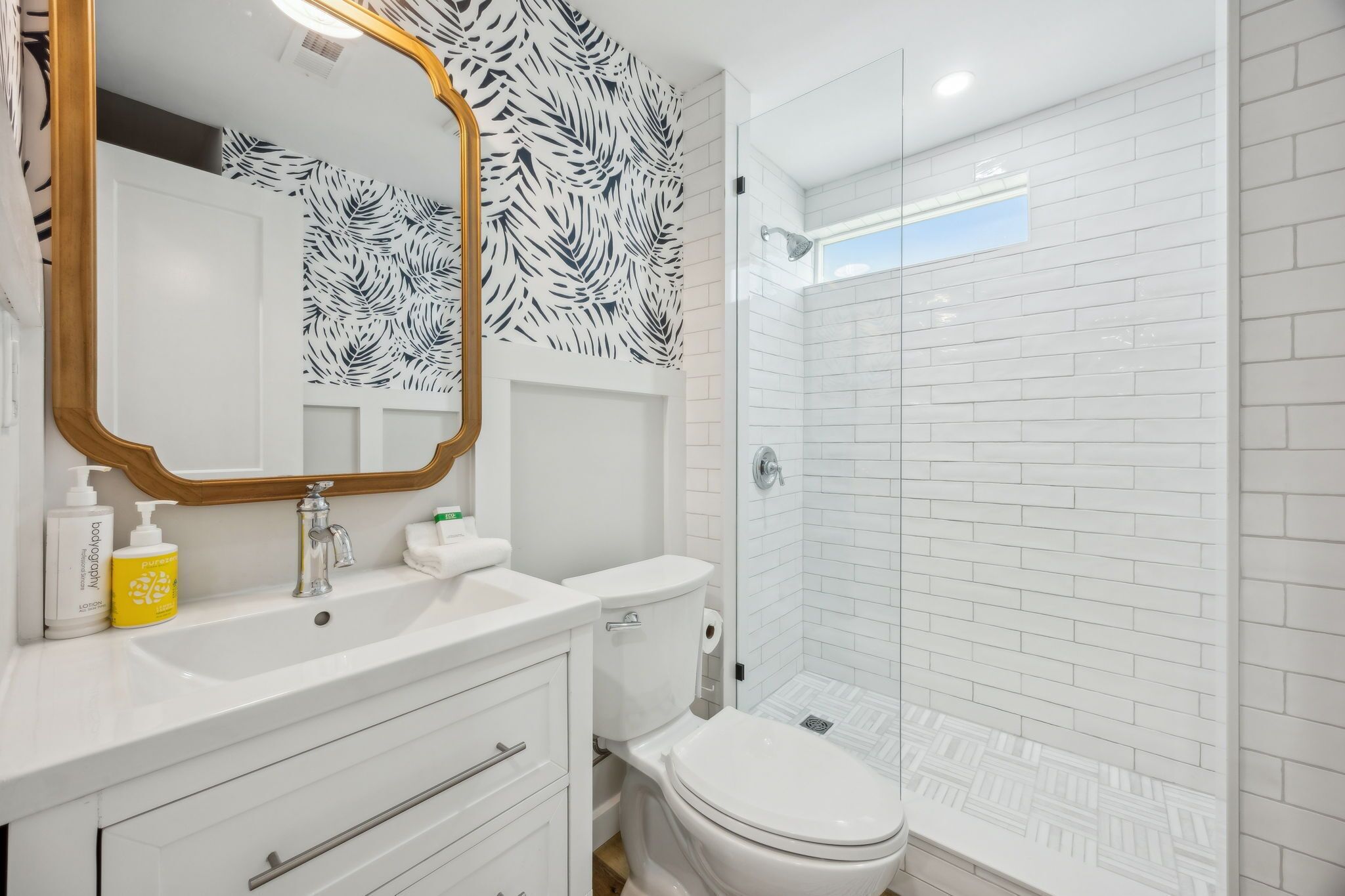 Douche, serviettes fournies