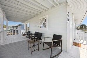 Terrace/patio - Newly renovated cottage! Walk to the beach! (Fernandina Beach)