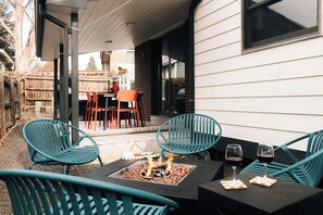Outdoor dining - Designer home near Denver & Red Rocks w/ Hot Tub (Arvada)