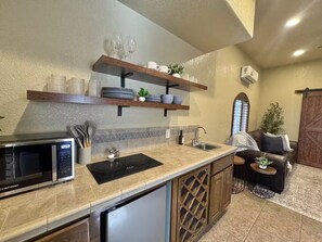 Private kitchen - Private 1BR Guesthouse Retreat w/ Courtyard & Pool (Yuma)