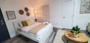 Comfort Studio, Kitchenette | Free WiFi, bed sheets
