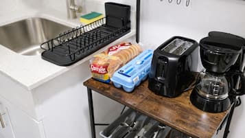 舒適開放式客房, 簡易廚房 | 私人廚房 | 電冰箱、微波爐、烤箱、爐台