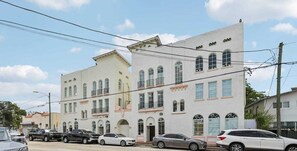 Exterior - Andes by Okena (Miami)