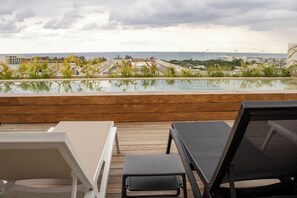 Outdoor pool - Paravian 704 2BR Condo Playa del Carmen (Playa del Carmen)