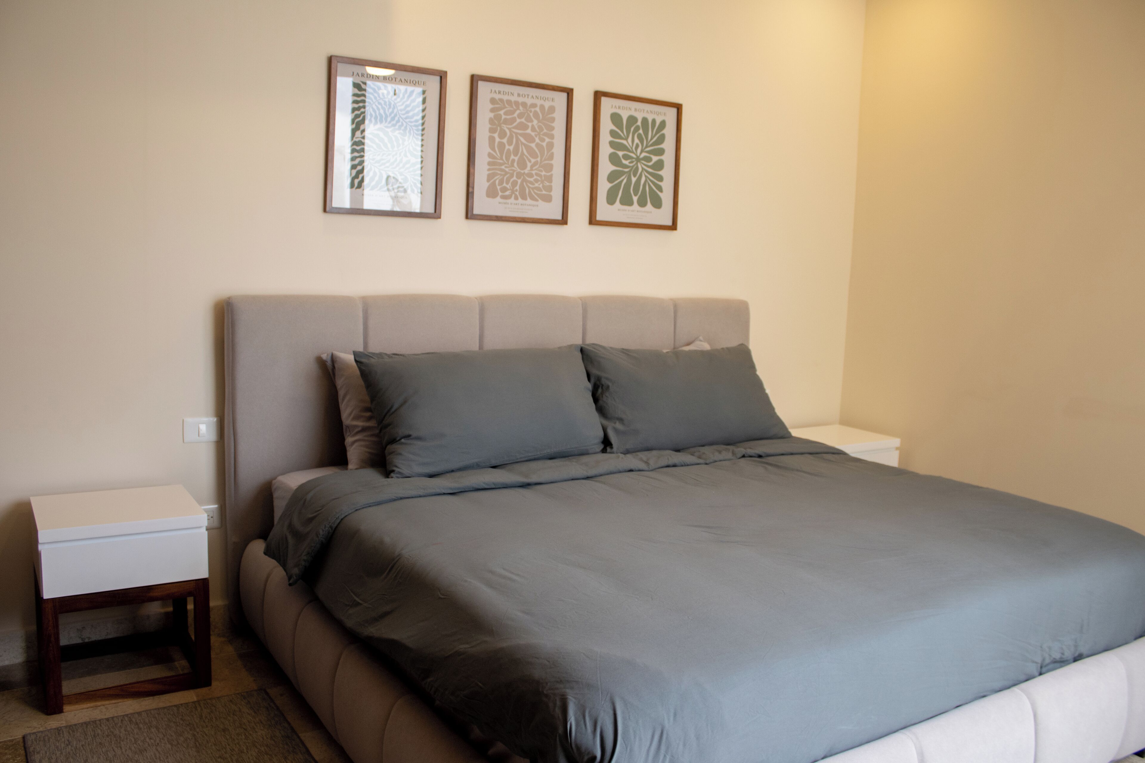 客房内保险箱、免费 WiFi