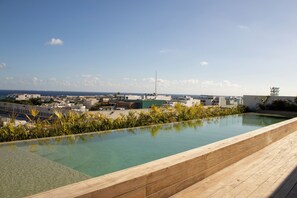 Outdoor pool - Paravian 704 2BR Condo Playa del Carmen (Playa del Carmen)