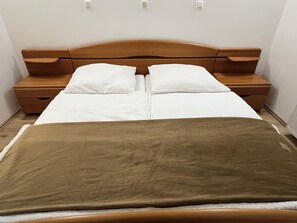 3 室のベッドルーム、ベッドシーツ