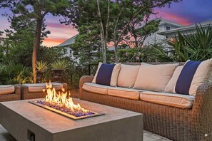 Property grounds - Highland Parks Coastal Retreat – Resort Pool! (Santa Rosa Beach)