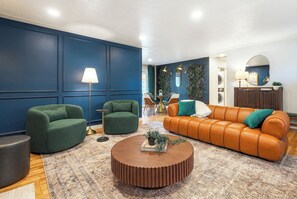 Smart-TV, peis, videospill og fotballspill