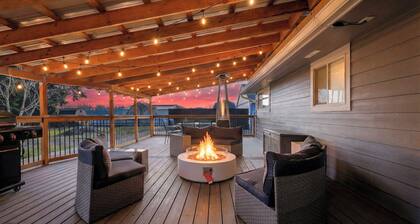 BRAND NEW! - Vibey Luxury: Hot Tub+Theater+Game Room, Sleeps 14 - EV Charger