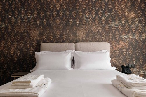 Ermes Deluxe Double Room With French Balcony