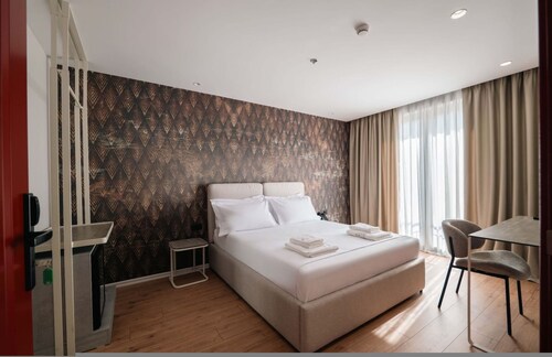 Ermes Deluxe Double Room With French Balcony