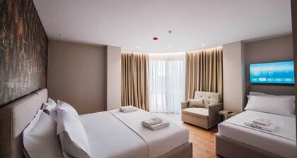 Ermes Deluxe Triple Room With Balcony and Sofa Bed