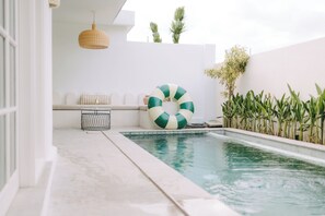 Deluxe Villa, Private Pool | Premium bedding, in-room safe, desk, laptop workspace - Casa Veranda Ubud  (Ubud)
