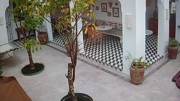 Tempat makan outdoor