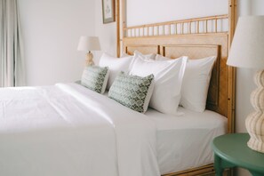 Premium Villa, 1 Bedroom, Private Pool | Premium bedding, in-room safe, desk, laptop workspace - Casa Veranda Ubud  (Ubud)