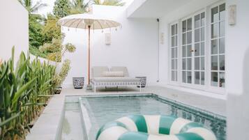 Vila Deluks, kolam renang pribadi | Seprai premium, brankas, meja kerja, dan ruang kerja ramah laptop