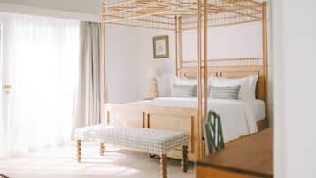 Premium bedding, in-room safe, desk, laptop workspace