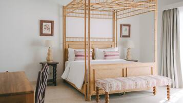 Vila Premium, 1 kamar tidur, kolam renang pribadi | Seprai premium, brankas, meja kerja, dan ruang kerja ramah laptop