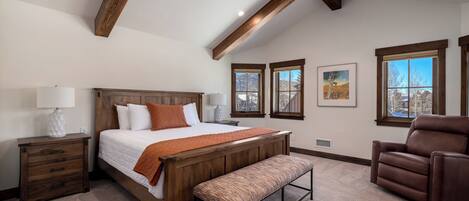 Bureau, fer et planche à repasser, Wi-Fi gratuit, draps fournis