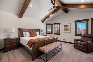 3 bedrooms, desk, iron/ironing board, free WiFi - Beautiful 3BR retreat in Steamboat Springs with mountain views. (Steamboat Springs)