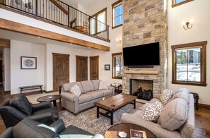 TV, fireplace, stereo - Brand New! 8BR home, private shuttle and concierge (Steamboat Springs)