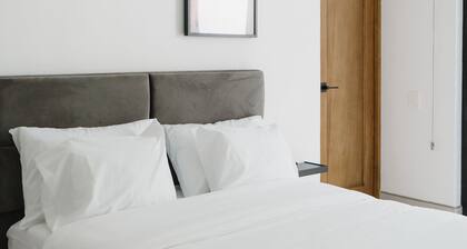 Nude Antigua - Modern Apartment #4