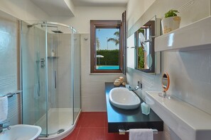 Hair dryer, towels - Villa Marbella, a short walk from the beach (Marina di Ragusa)