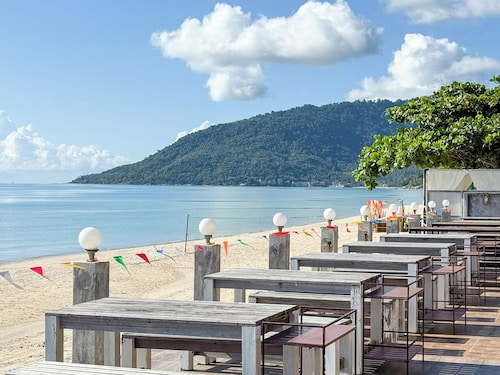 Khanom Paradise Resort